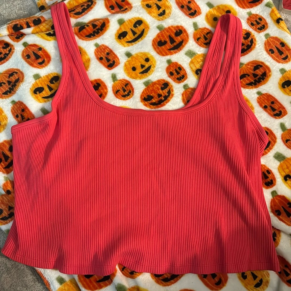 Old navy cropped tank top